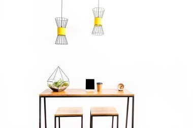 Gadget'ı ve seyretmek üstünde okul sırası ile ekici