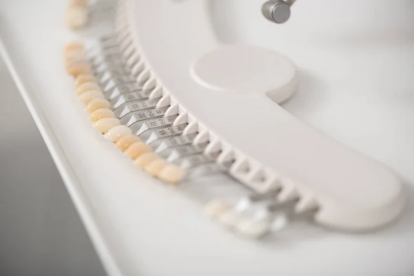 Dispositivo simulador de dentes situado em estomatologia — Fotografia de Stock