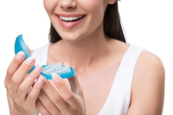 Vrolijke jonge vrouw is klaar voor clear-aligner behandeling — Stockfoto