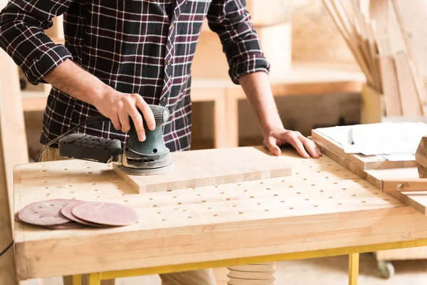 大工とプロ用機器の労働は — ストック写真