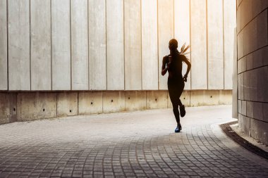 Profesyonel runner dışarıda egzersiz