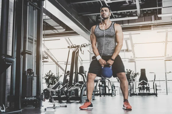 Sakin adam kettlebell ile pratik