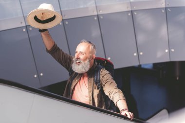 Giden merdiven seyahat emekli gelişen kol