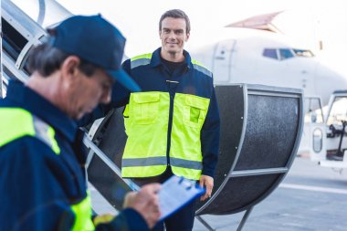 Airdrome çalışan giden teknik personel