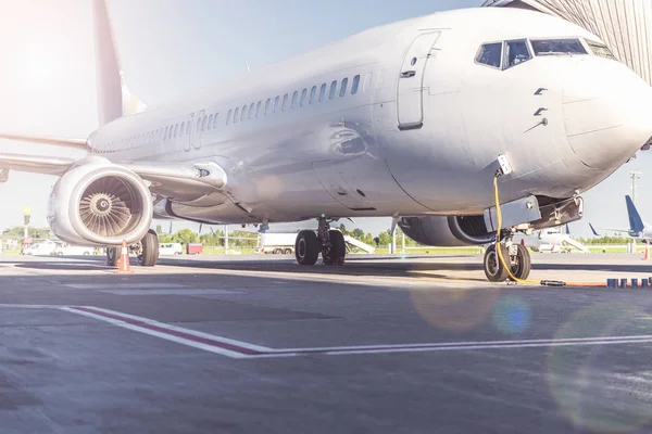 Büyük yolcu uçağı pist bulma