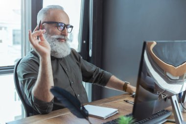 Eski usta yazar başyapıt yaratmak