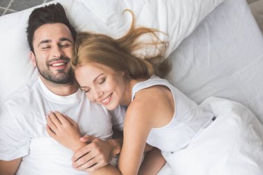 Joyful seven çift yatak odasında birlikte luxuriating
