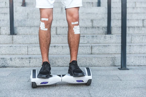 Man feet going on hoverboard — Stock Photo, Image