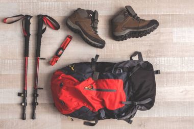 Macera ekipman parçası olarak büyük sırt çantası