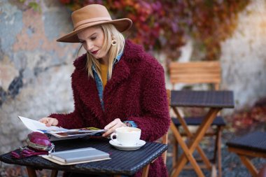 Güzel kız favori günlüğü serbest zaman zevk