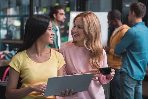 Professionele team is de ontwikkeling van nieuwe strategie — Stockfoto