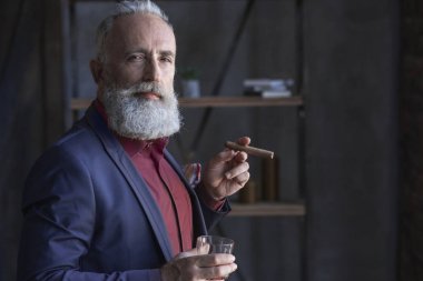 Sevindim emekli tatma tütün alkol ve holding