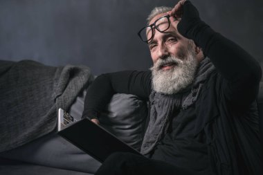 Sevindim olgun adam okuma kitabı