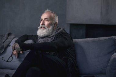 Düşünceli dedesi Divan daire bulma