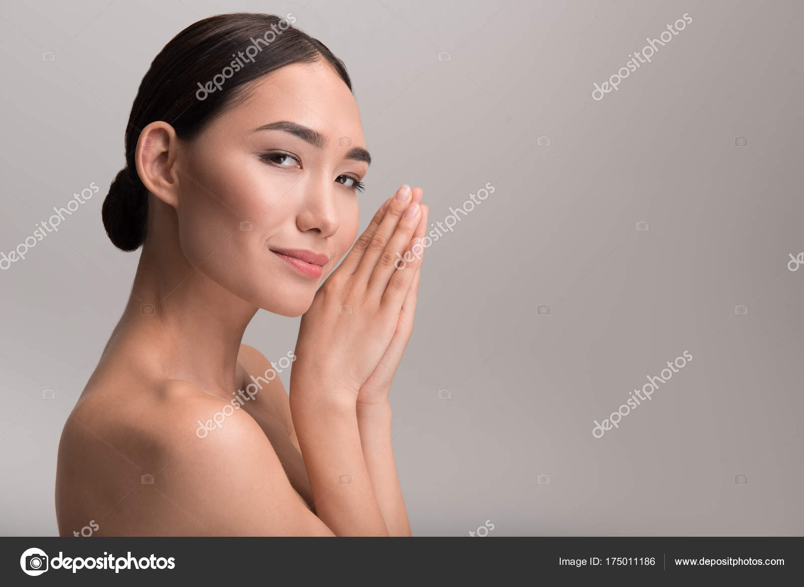 Older women having lesbian sex Nake women with and without clothes