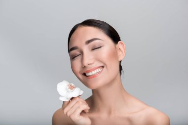 Neşeli zarif kız zevk ifade etmek