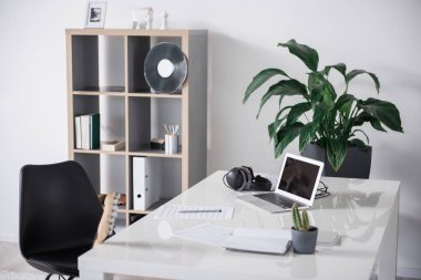 Rahat iç müzisyen Studio