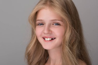 Güzel çocuk duygu sevinç olduğunu