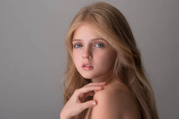 Cute child is posing pensively — Stock Photo, Image