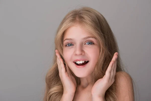 Cute child is expressing wonder and joy — Stock Photo, Image