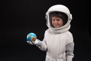 Küçük uzay adamı sevinç ifade
