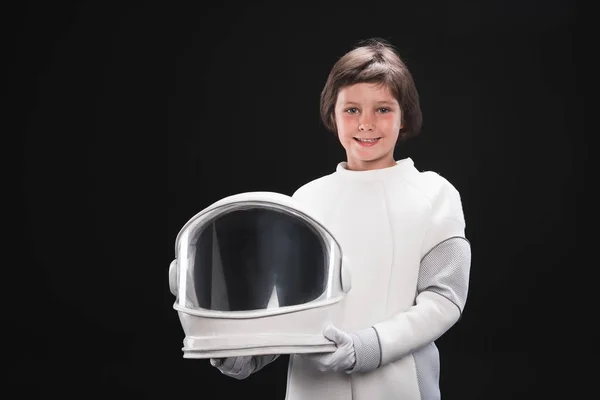 可爱的儿童宇航员微笑着摆姿势 — 图库照片