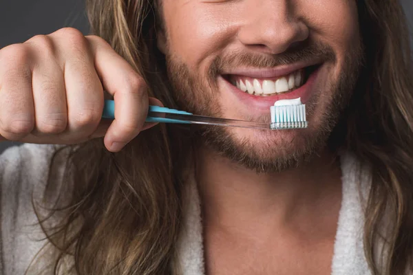 Boldog férfi fehér fogmosás fogak — Stock Fotó