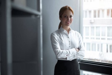 Gülen hanım odasında bulma