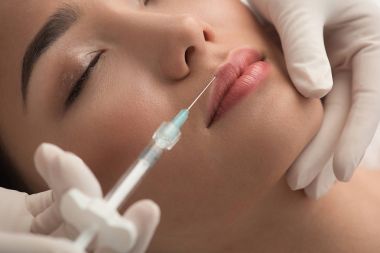 Genç Bayan anti-aging cilt yordamı Başlarken