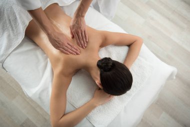 Profesyonel güzellik masaj erkek geri