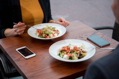 İştah açıcı yemek tatma arkadaşları