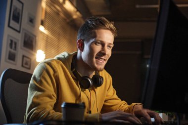 Klavye yazarak giden yazılım sorumlusu