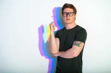 Düşünceli adam ciddi karar verme