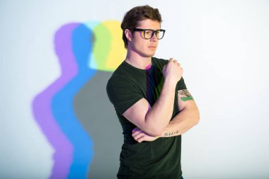 Düşünceli adam ciddi karar verme