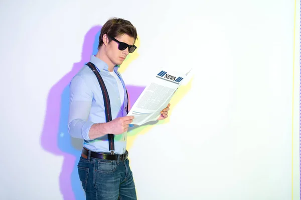 Calm male reading interesting article — Stock Photo, Image