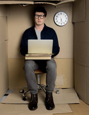 Depresif Yöneticisi office fazla mesai zahmetli