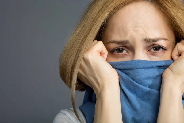 Sad young woman feeling bad — Stock Photo, Image