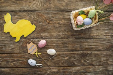 Paskalya süsleri ligneous yüzeyi