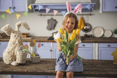 Mutlu çocuk bir tatil tebrik