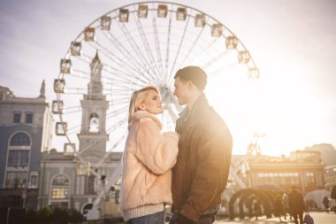 Çekici severler tarihlerine tadını çıkarıyor