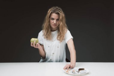 Genç kadın reddederek yasaktır depresif