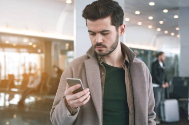 Vasıl hareket eden izleyen sakin adamım