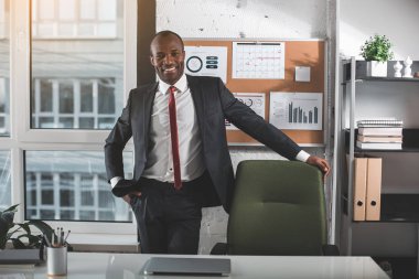 Pozitif genç çalışanı mutlu hissediyor