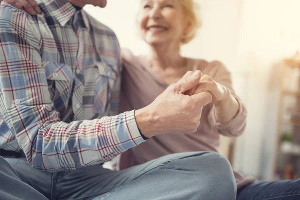 Senior para jest szczęśliwa w małżeństwie — Zdjęcie stockowe