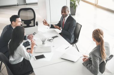 Katılımcılar şefleri için bekliyor