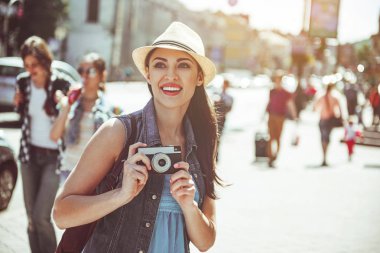 Memnun kız alarak fotoğraf Street