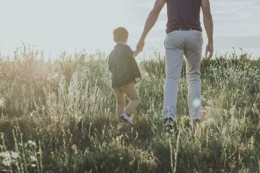 Baba ve çocuk alanı yürüyüş