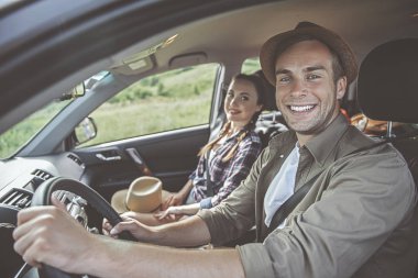 İyimser çift otomatik olarak seyahat