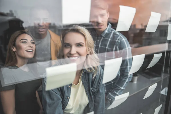 Business team het uitwerken van de strategie van de onderneming — Stockfoto