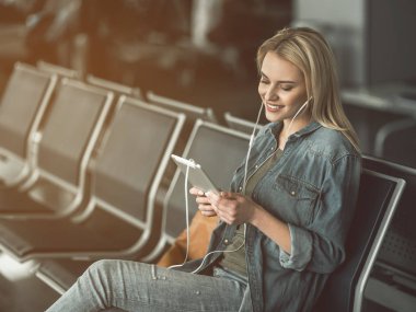 Mutlu erkek Gadget'ı yazarak